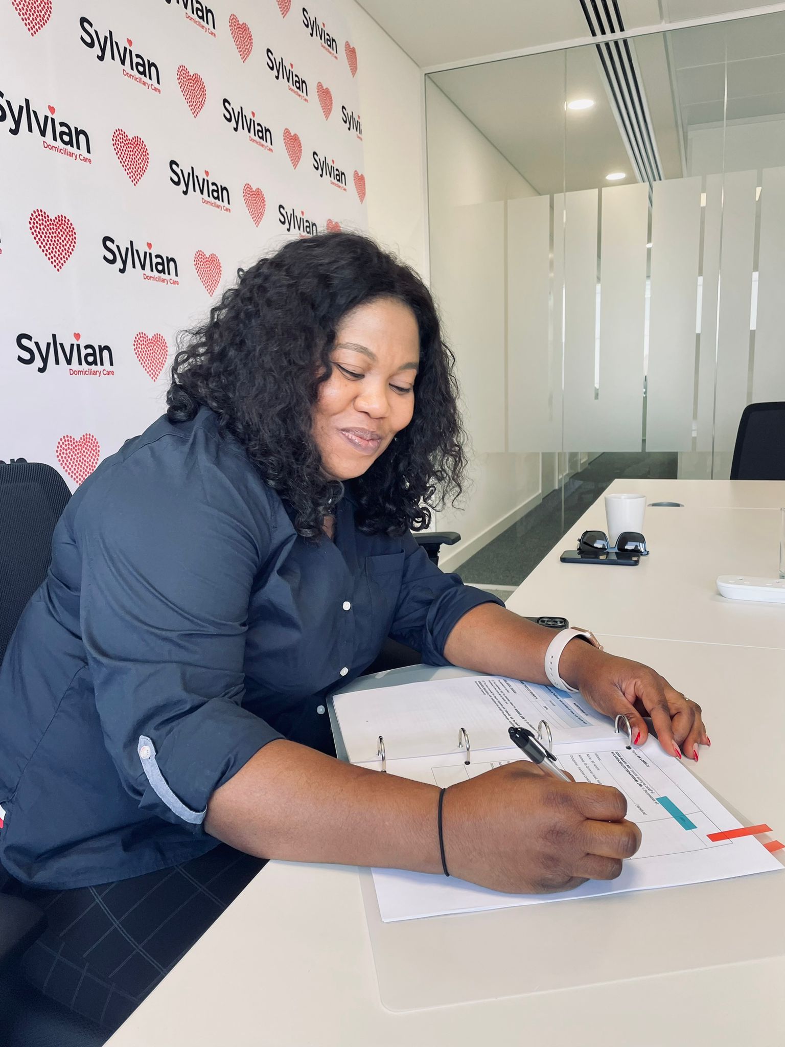 Yetty signing